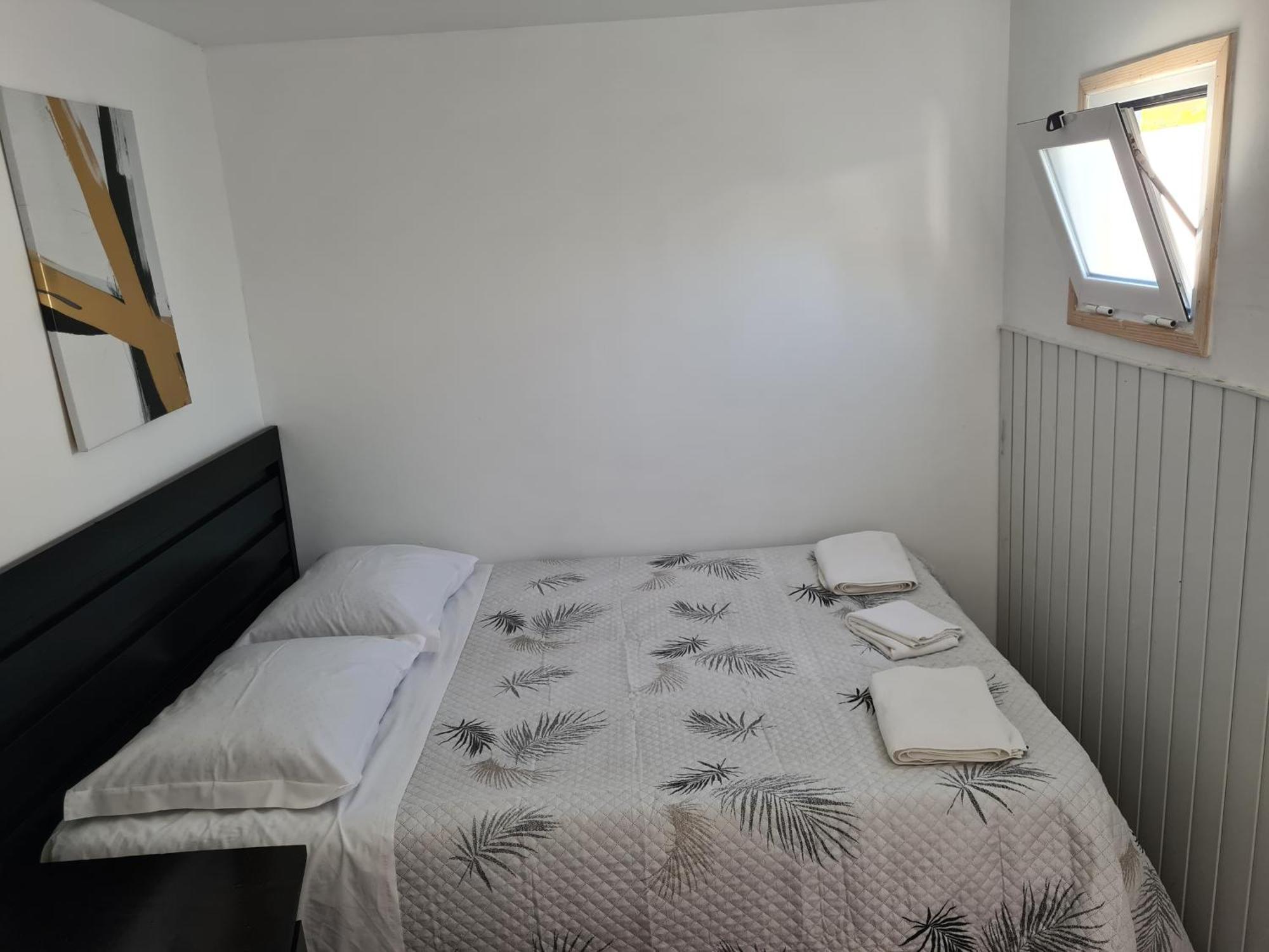 Casa Vale Ecotainer Hostel Lissabon Buitenkant foto