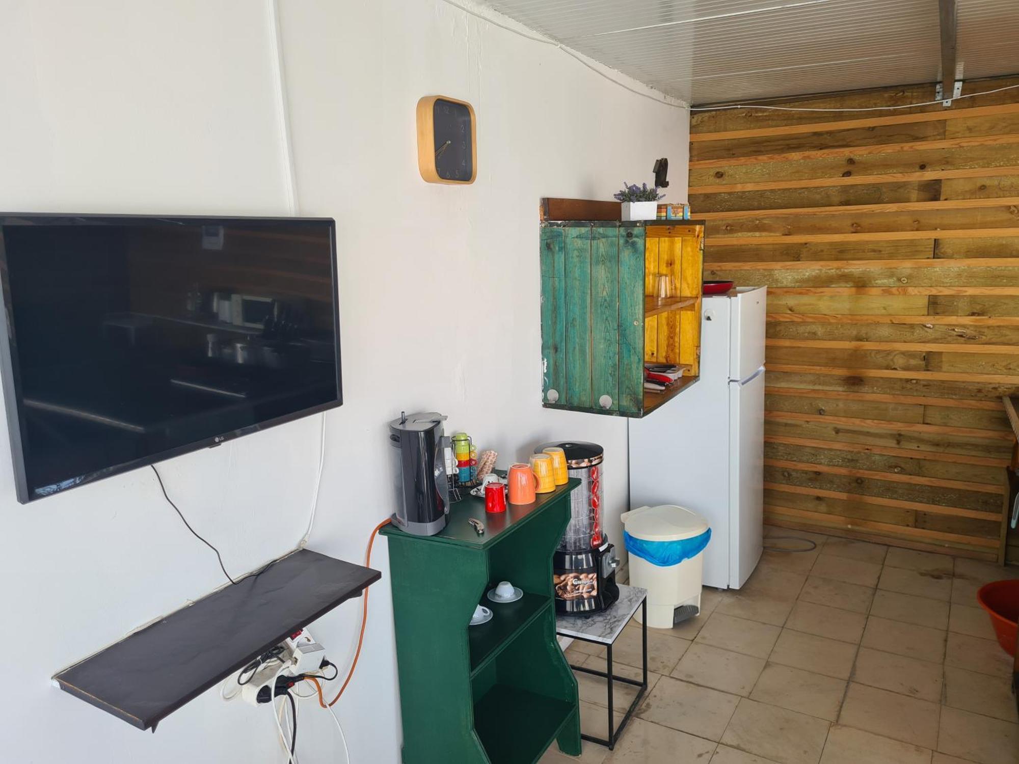 Casa Vale Ecotainer Hostel Lissabon Buitenkant foto