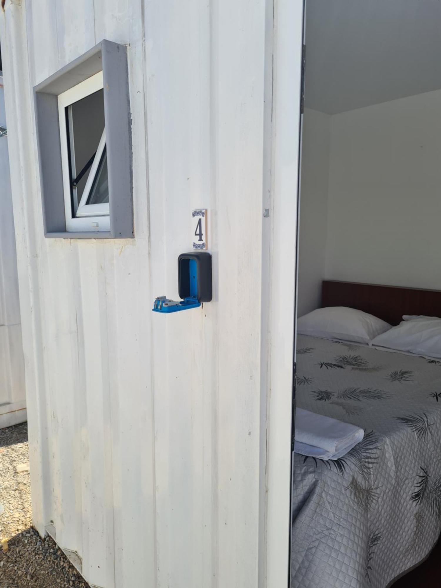 Casa Vale Ecotainer Hostel Lissabon Buitenkant foto