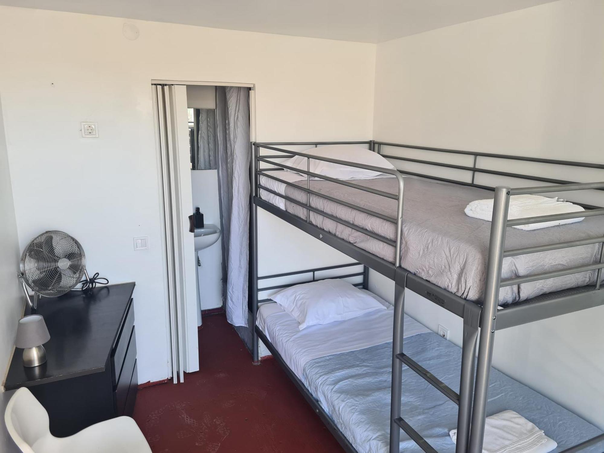 Casa Vale Ecotainer Hostel Lissabon Buitenkant foto