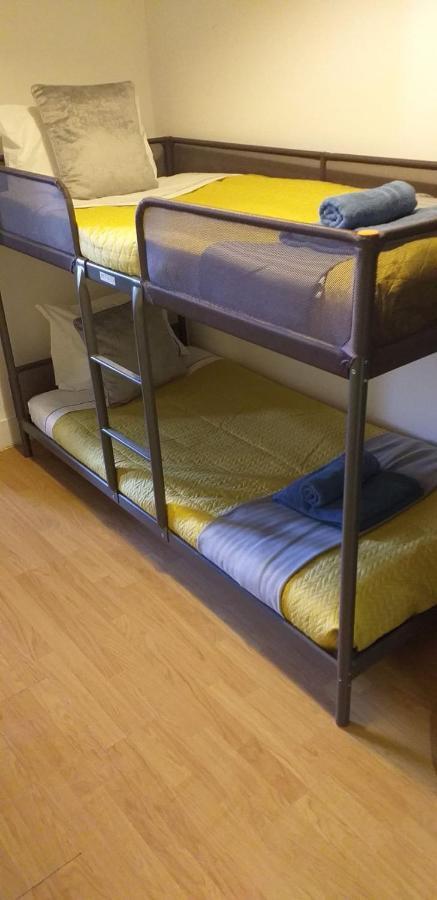 Casa Vale Ecotainer Hostel Lissabon Buitenkant foto